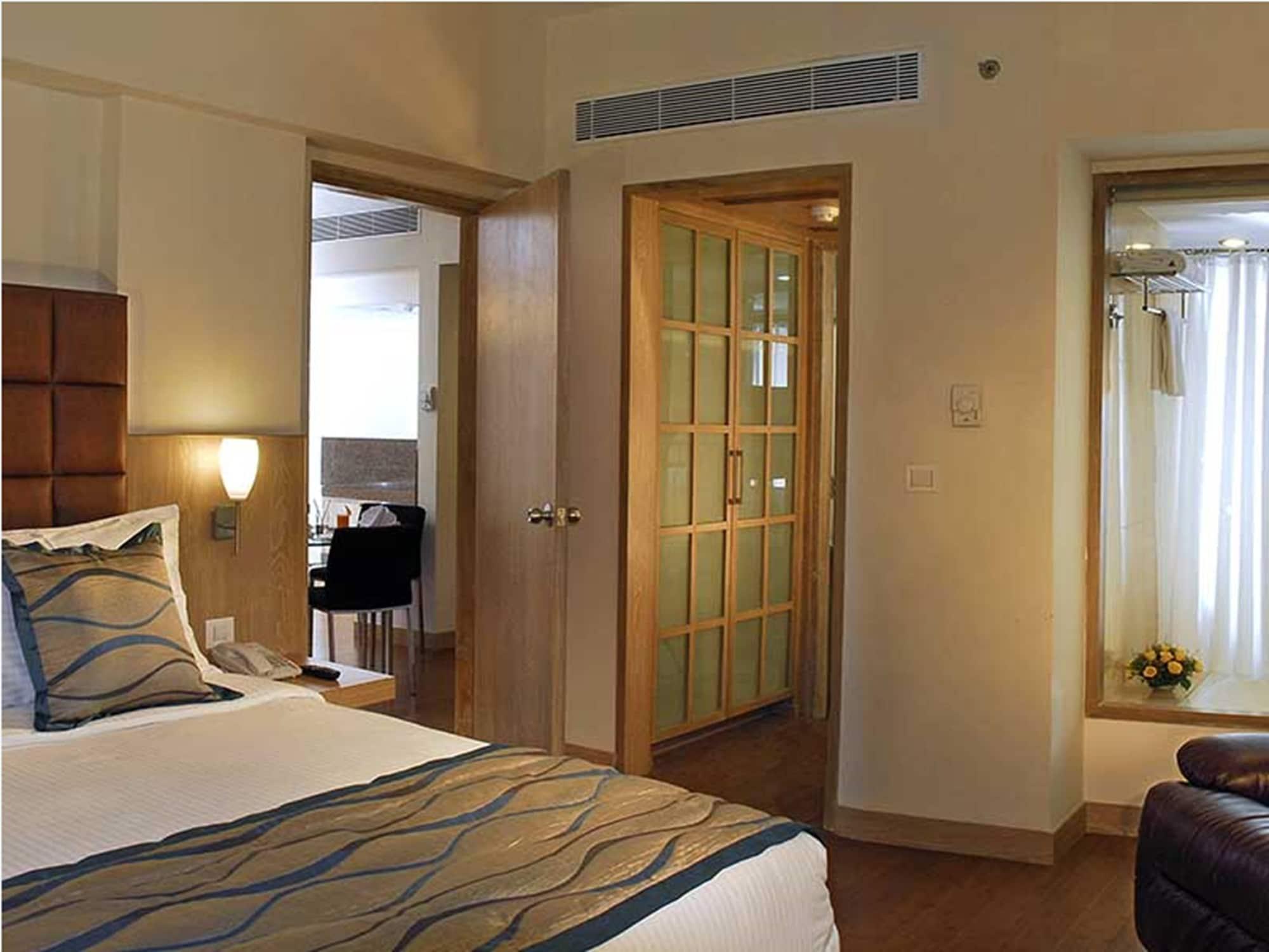 Trinity Hotel Bengaluru Экстерьер фото