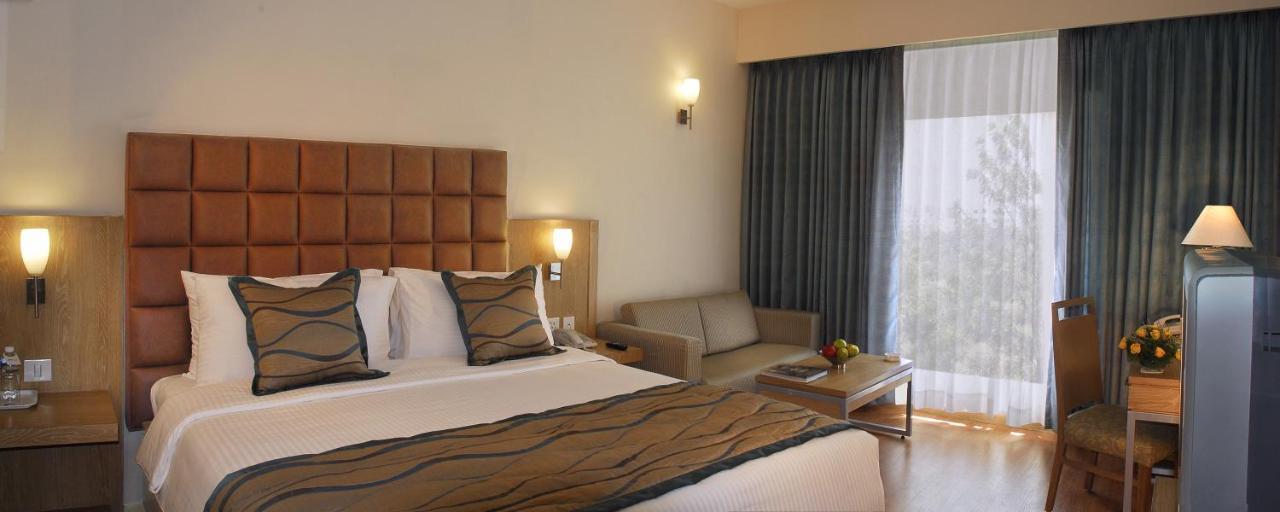 Trinity Hotel Bengaluru Экстерьер фото