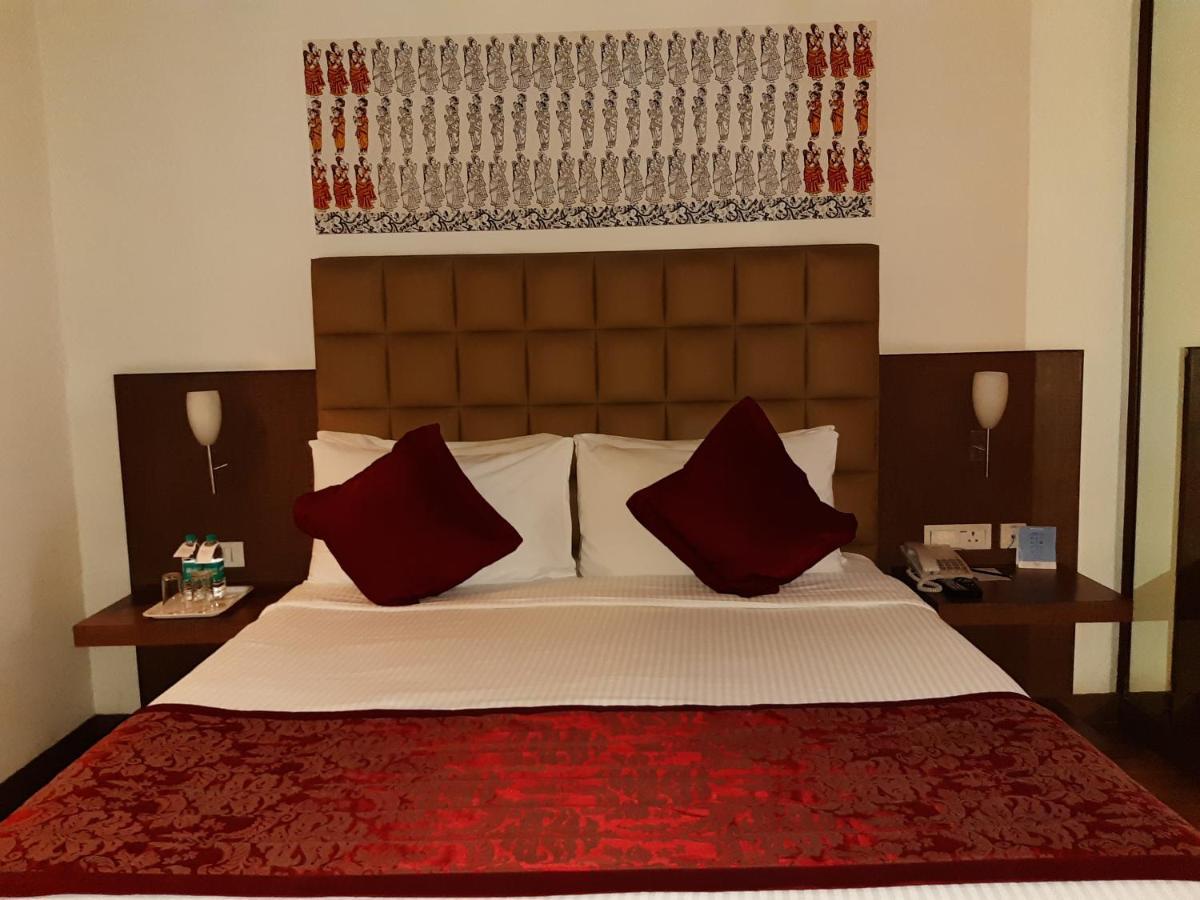 Trinity Hotel Bengaluru Экстерьер фото