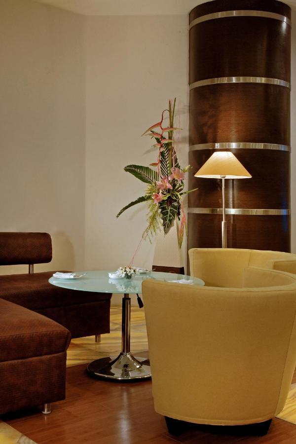 Trinity Hotel Bengaluru Экстерьер фото