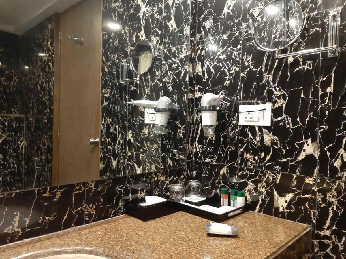Trinity Hotel Bengaluru Экстерьер фото