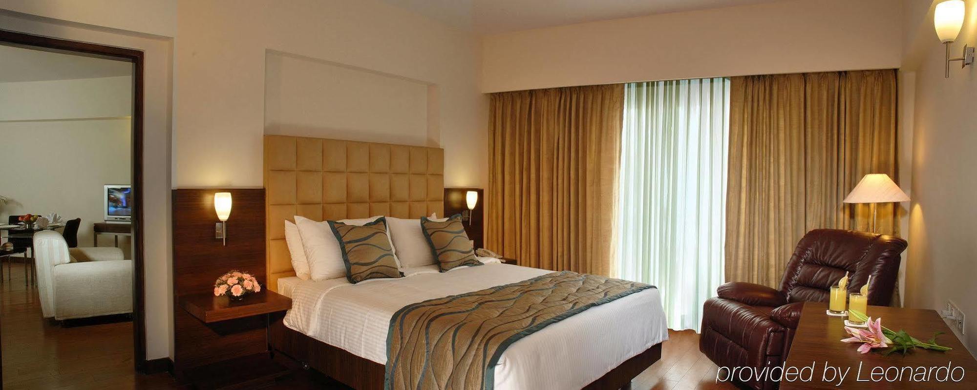 Trinity Hotel Bengaluru Экстерьер фото