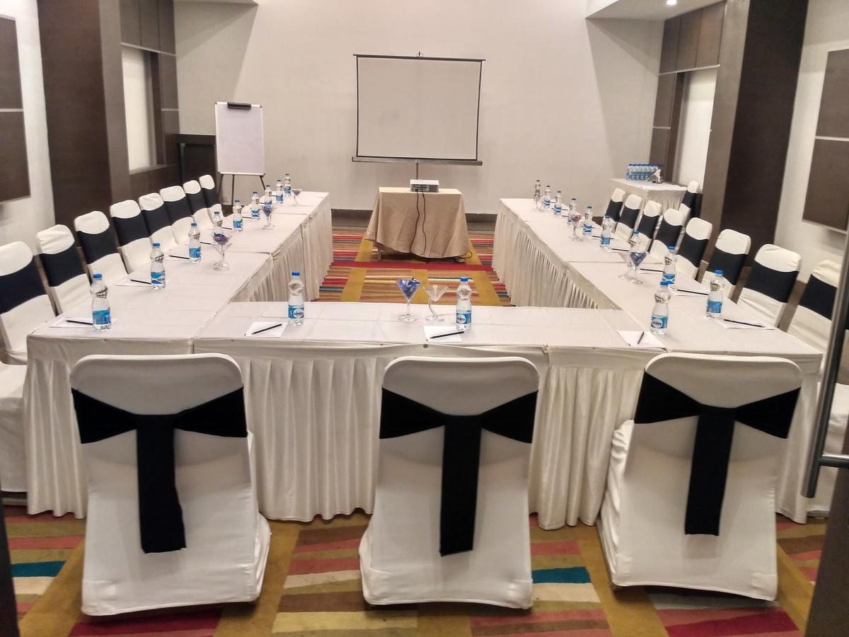 Trinity Hotel Bengaluru Экстерьер фото